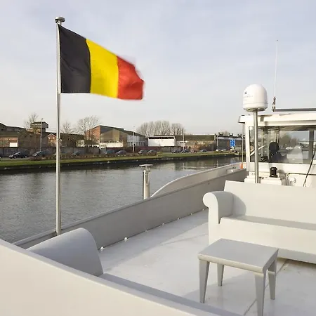 Bed & Breakfast Droomboot 4*