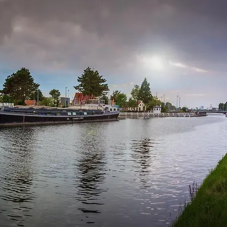 Droomboot Bed & Breakfast Oudenburg